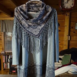 Women's Blue Patterned Top with Scarf